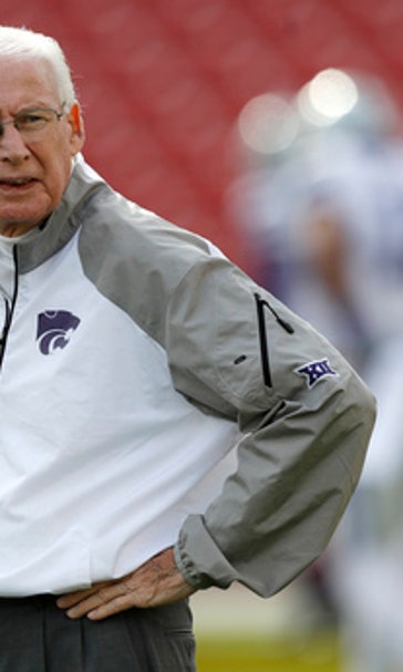 Snyder takes place on sideline for Wildcats' annual spring game